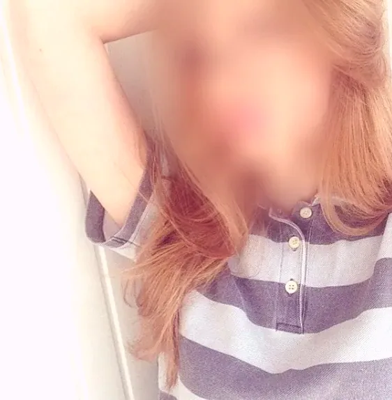 Nora, 27