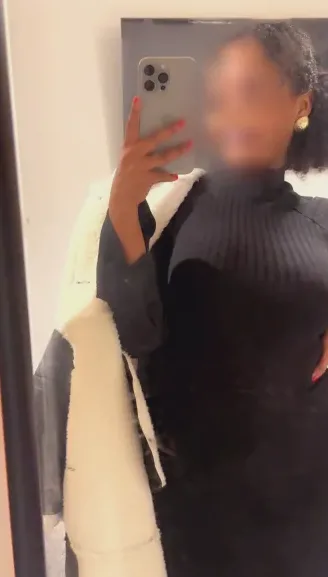 Özlem, 25