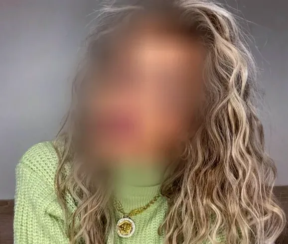 Saskia, 35